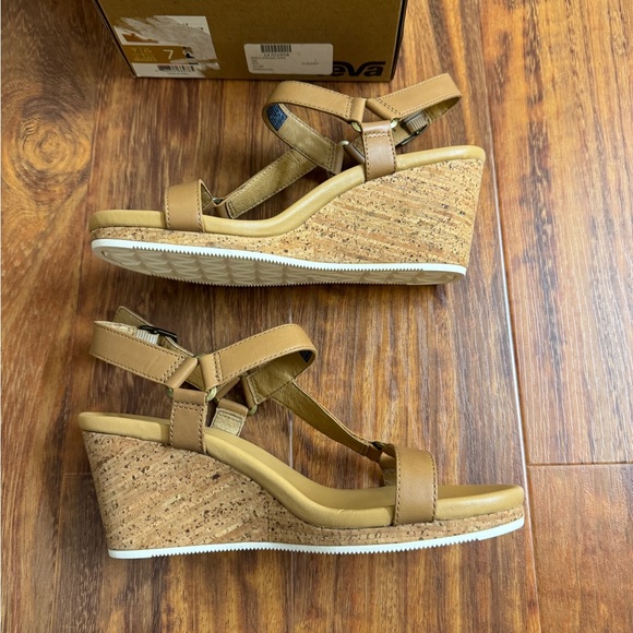 NIB Teva Women's Arrabelle Universal Wedge Sandal Tan Size 7 - Picture 10 of 16